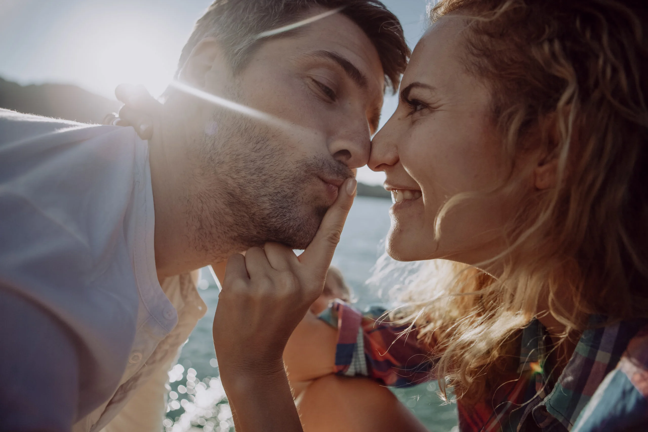 What's the right time for a first kiss? 5 ways to tell if your date is ready