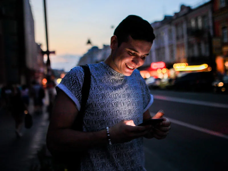 How to Spot an Online Dating Scammer