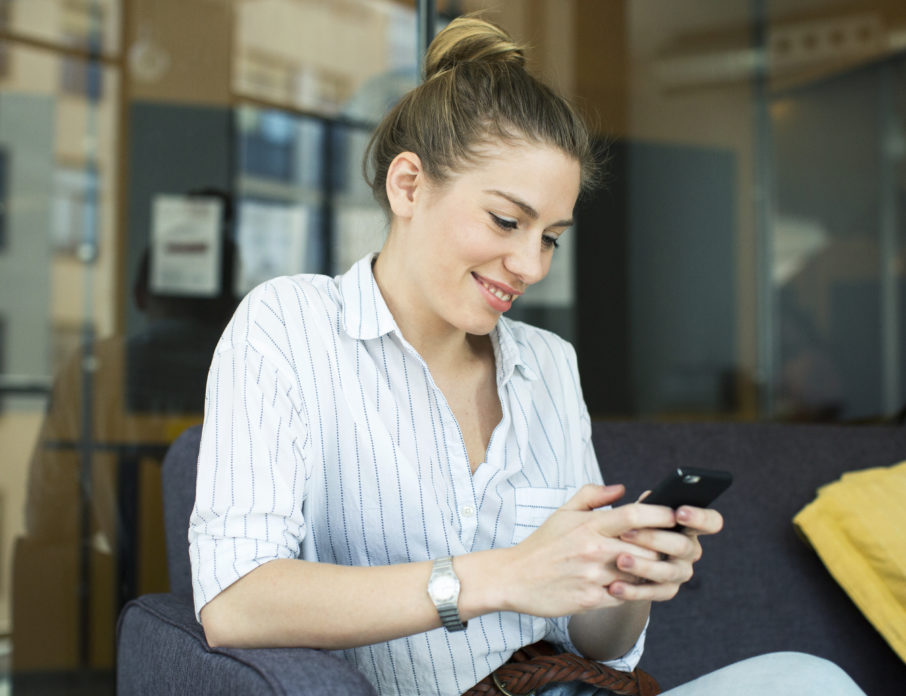 How To Flirt Over Text: All You Need To Know Plus 67 Flirty Text Examples To Try
