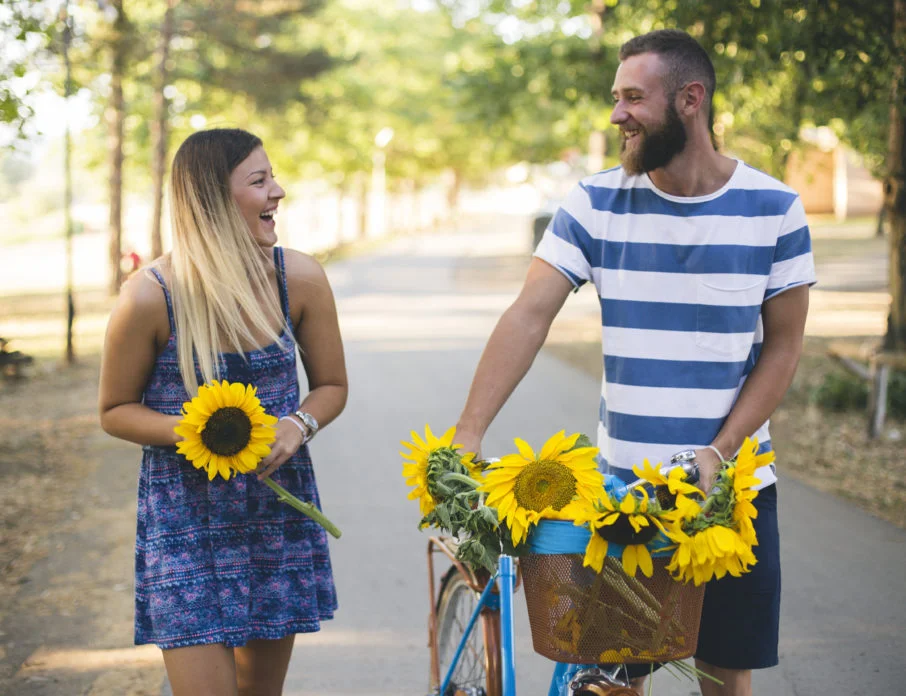 26 Signs Of Attraction That Mean It’s Time To Make A Move
