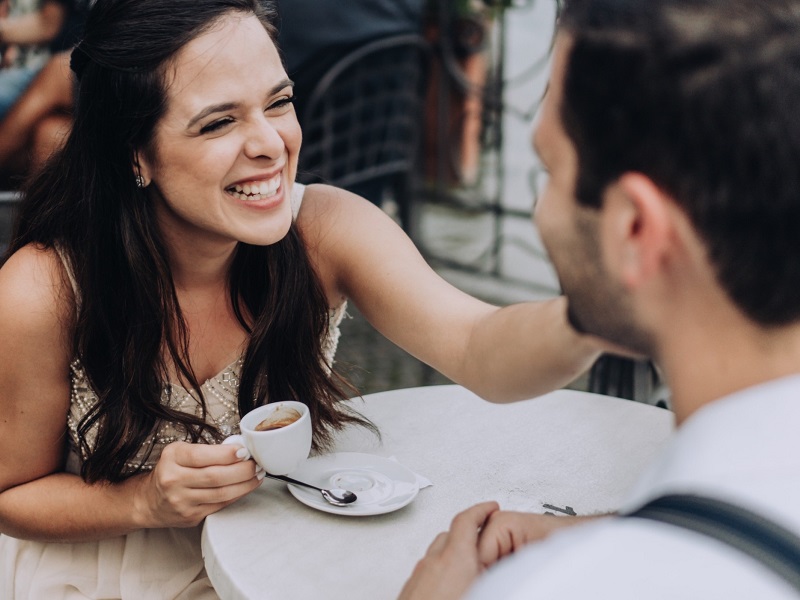 7 Surefire Signs She Wants A Serious Relationship With You