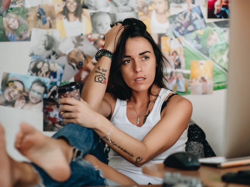 4 Signs That You’re In An Enmeshed Relationship And Should Get Out