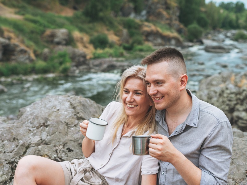 What Does A Healthy Relationship Look Like? 6 Signs Yours Is On Track