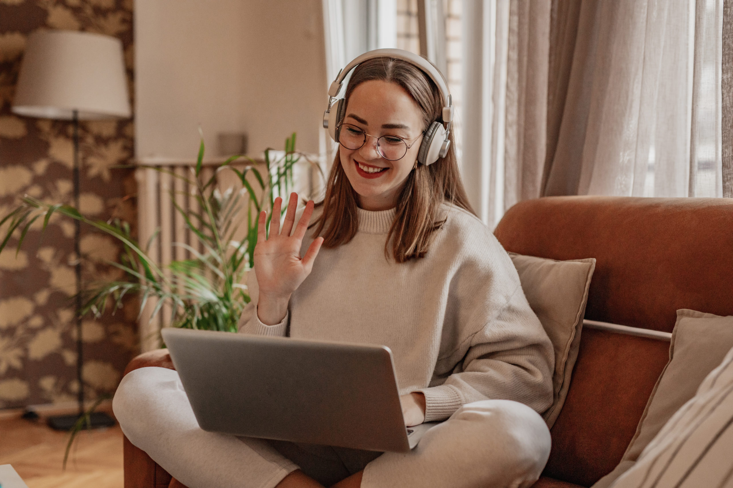 5 Online Date Ideas That Aren’t Boring