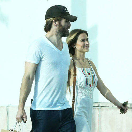 chris pine (E! news)