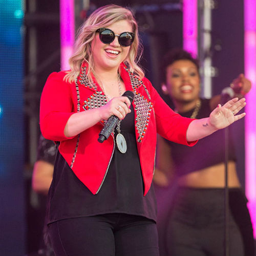 kelly clarkson hello magazine