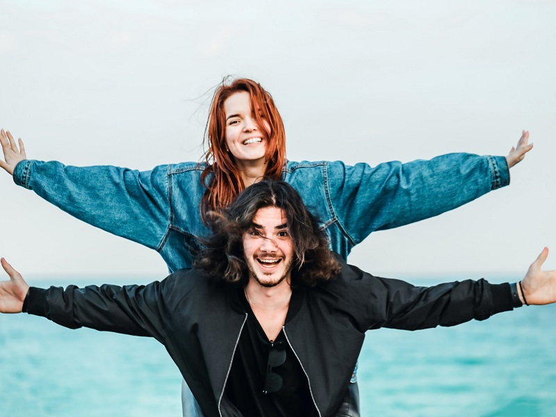 couple-having-fun-enjoying-dating-in-your-20s